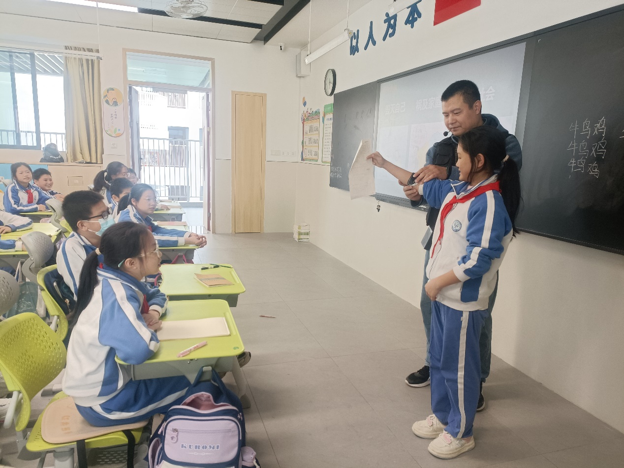 坪山禁毒普法宣传进校园