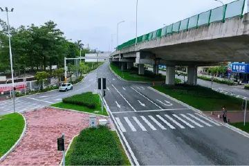增通道、添球场、栽花草，板芙桥下空间变身利民空间