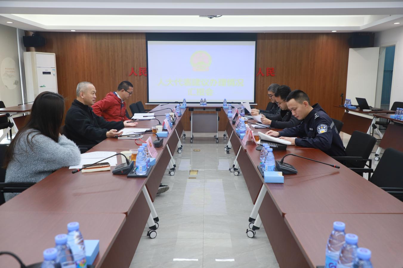 龙田人大召开代表建议督办座谈会，回应企业出行关切