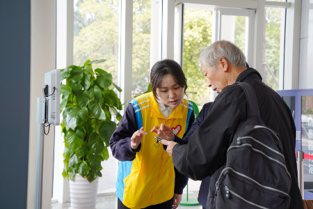 9个站点共设30个青年志愿服务岗，2025年中山春运志愿服务启动