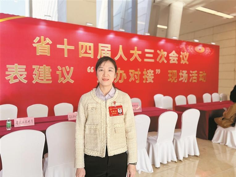 “产业工人也应凭职称定薪酬” 来自深圳产业一线的省人大代表积极为职工发声