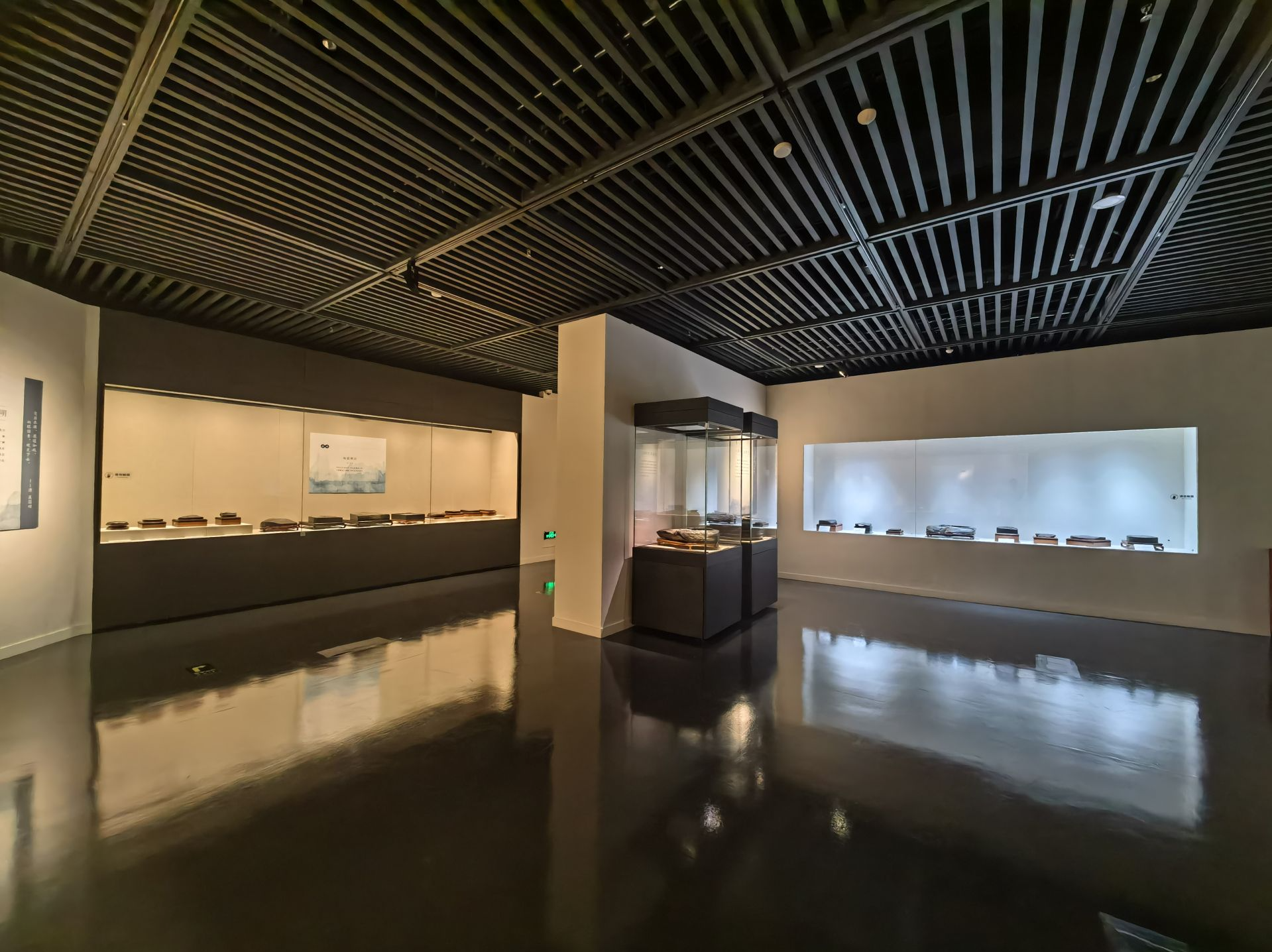 “文华匠心 妙然天成——王祖伟歙砚雕刻精品展” 深博热展