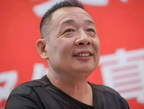 胖东来宣布7条新规：不许家暴和冷暴力，员工相互借钱不能超月收入
