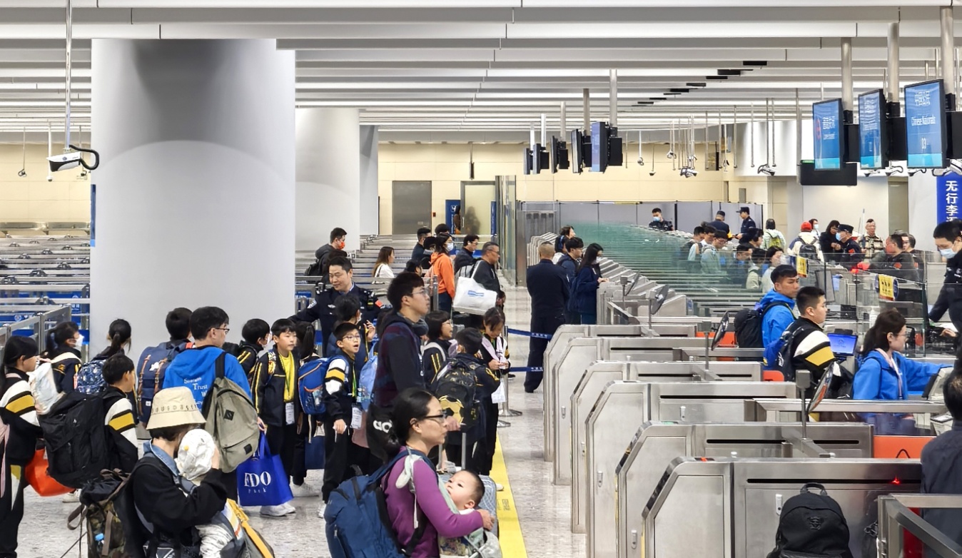 香港学子乘高铁入境内地研学交流