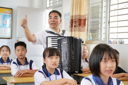 中山榜样（177）｜“广东好人”周虎：支教传递大爱 音乐浸润童心