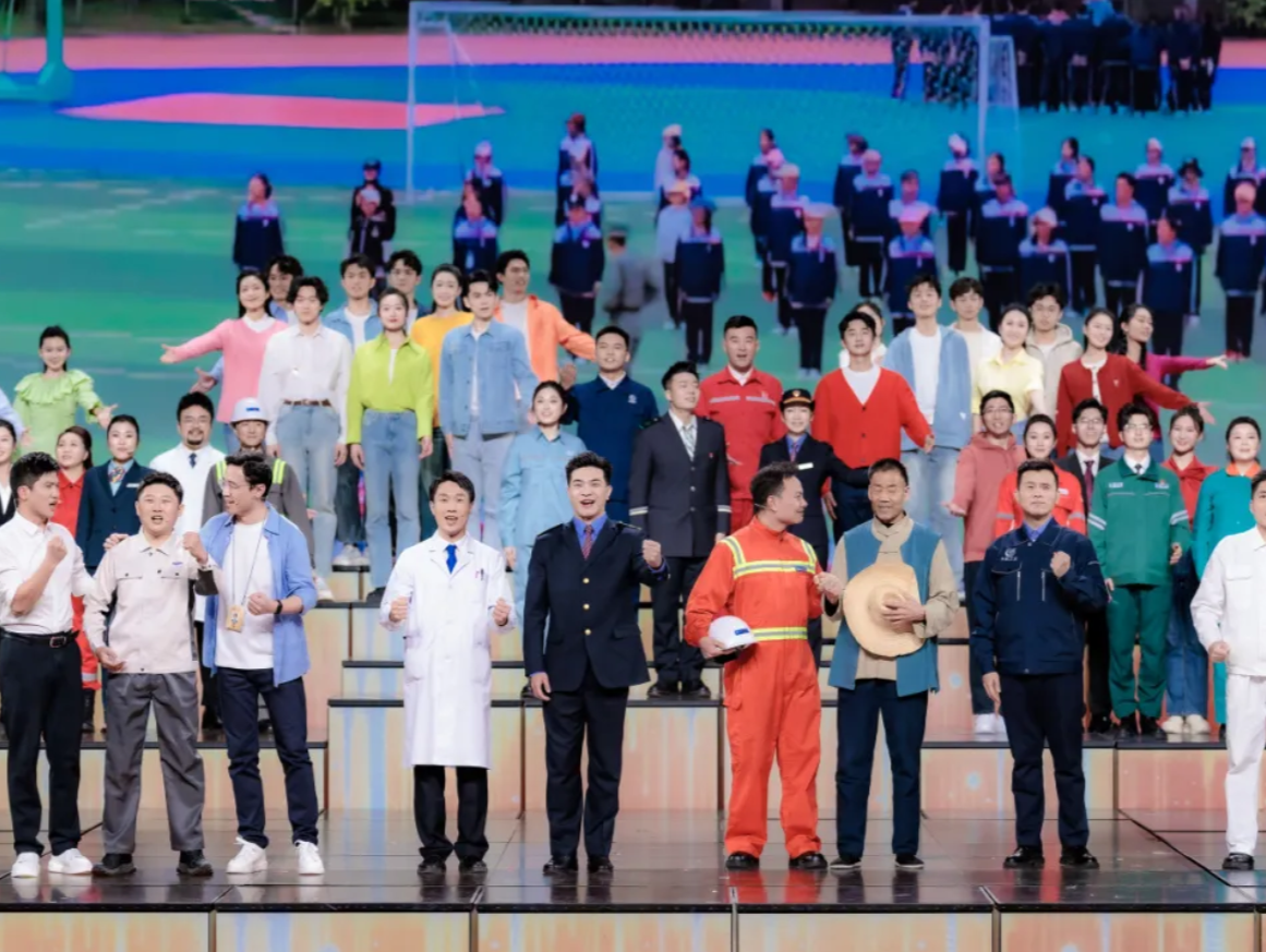 写一封长信，致创造《伟业》的人民