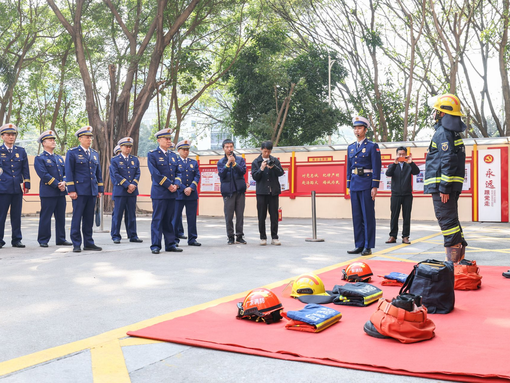 深圳消防召开消防救援站规范化开放现场会，打造消防宣传教育“全国样板”