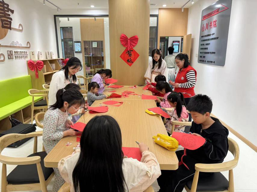 探索多元兴趣，共筑冬日成长，南园街道冬令营精彩纷呈