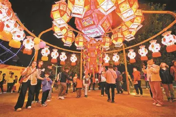 东莞万江，璀璨灯海：20组大型花灯，打造一步一景
