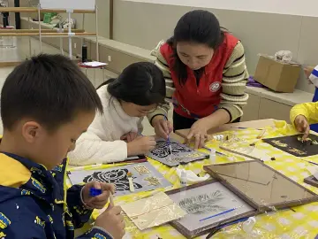 愉天社区开展青少年抗逆力团辅活动
