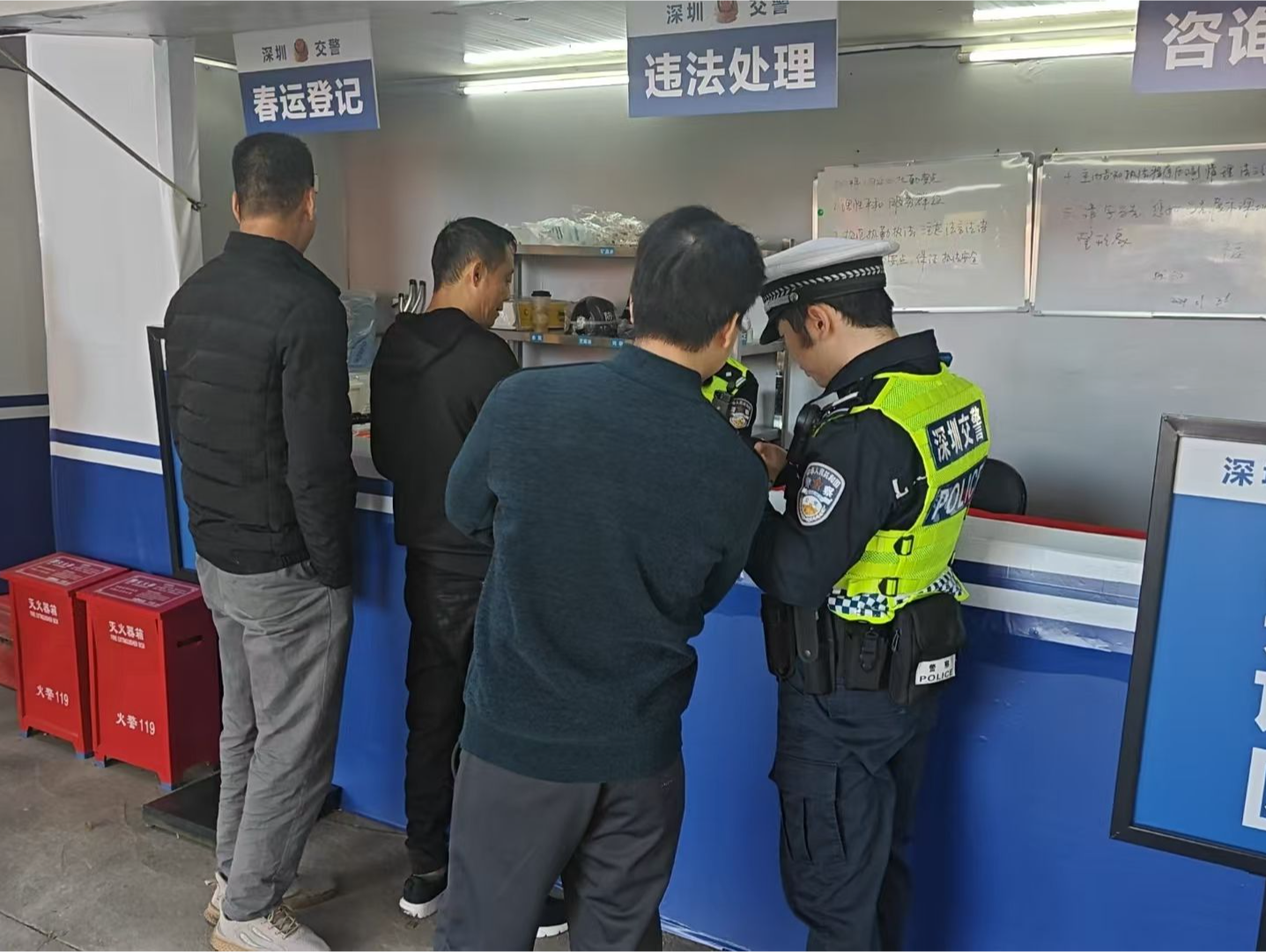 福永交警护航春运，筑牢交通安全防线
