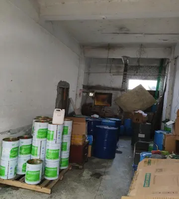 巡查发现违规存放危险品 松岗网格员迅速处置确保安全