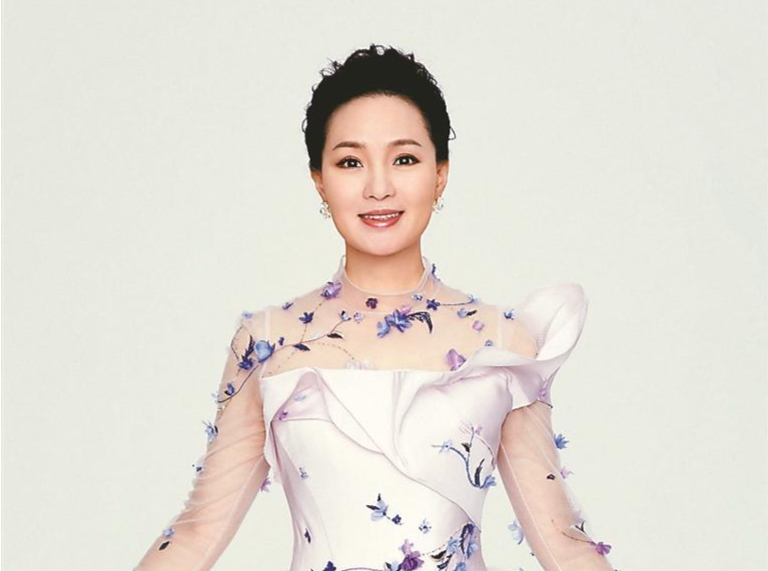《时间的诗意》今晚亮相鹏城！著名歌唱家雷佳带来跨界融合诗词作品音乐会