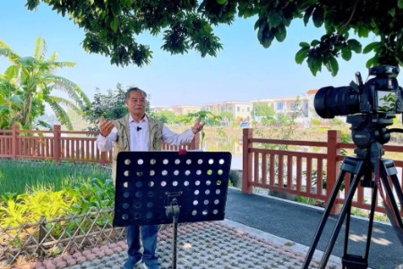 碧水装蓝天，老屋刷粉墙，庭院吐芬芳……中山民众群众以咸水歌唱出家乡变化