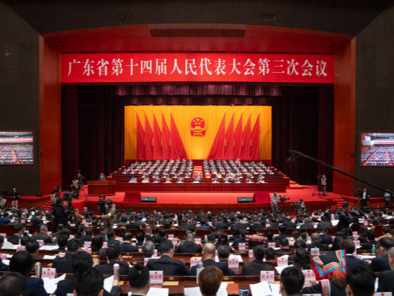 省十四届人大三次会议开幕 黄坤明林克庆等在主席台就座 王伟中作政府工作报告 黄楚平主持大会