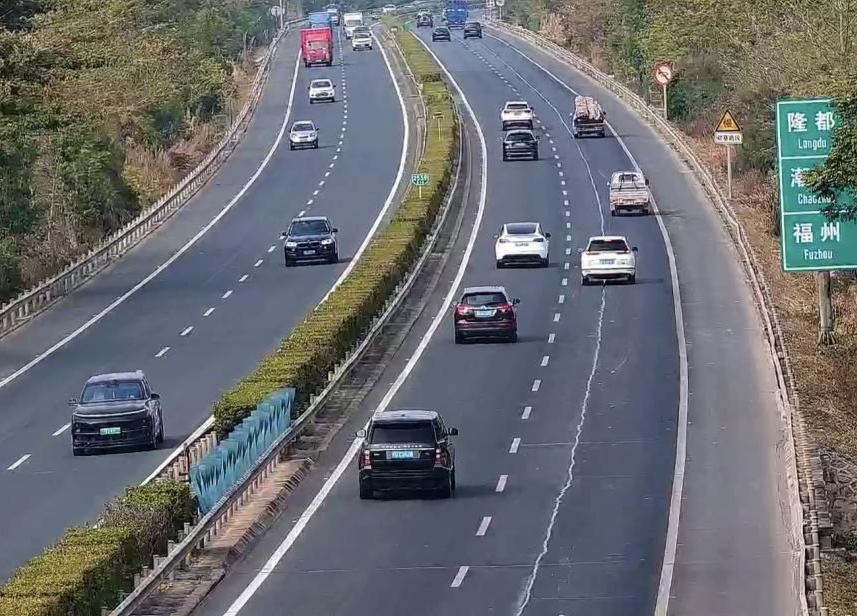 春节假期第二天 全国道路交通平稳有序