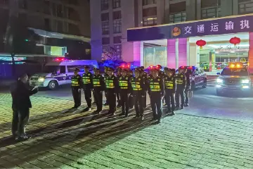 凌晨4点多出动，他们全力护航回家路丨新春走基层