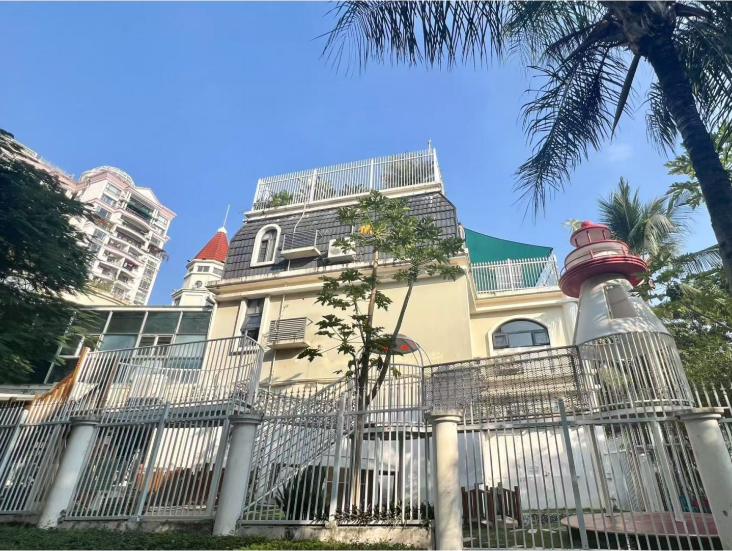 聚焦幼儿园与小区物业的收费之争，专家建议：需根据实际服务而定丨小区大件事