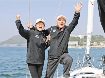 晶报特别报道 | 船长丈夫+船员妻子+十年准备=传奇“丹云号”