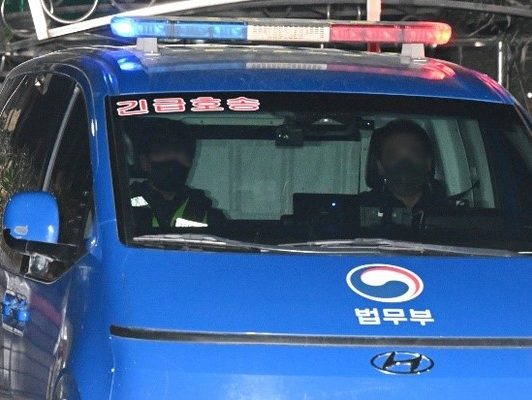尹锡悦狱中名称为“10号”，一周能洗一次热水澡