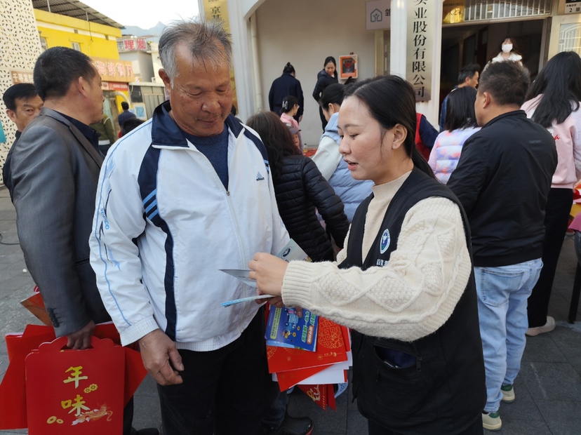 梅沙街道：墨香春联传禁毒，和谐家园筑幸福
