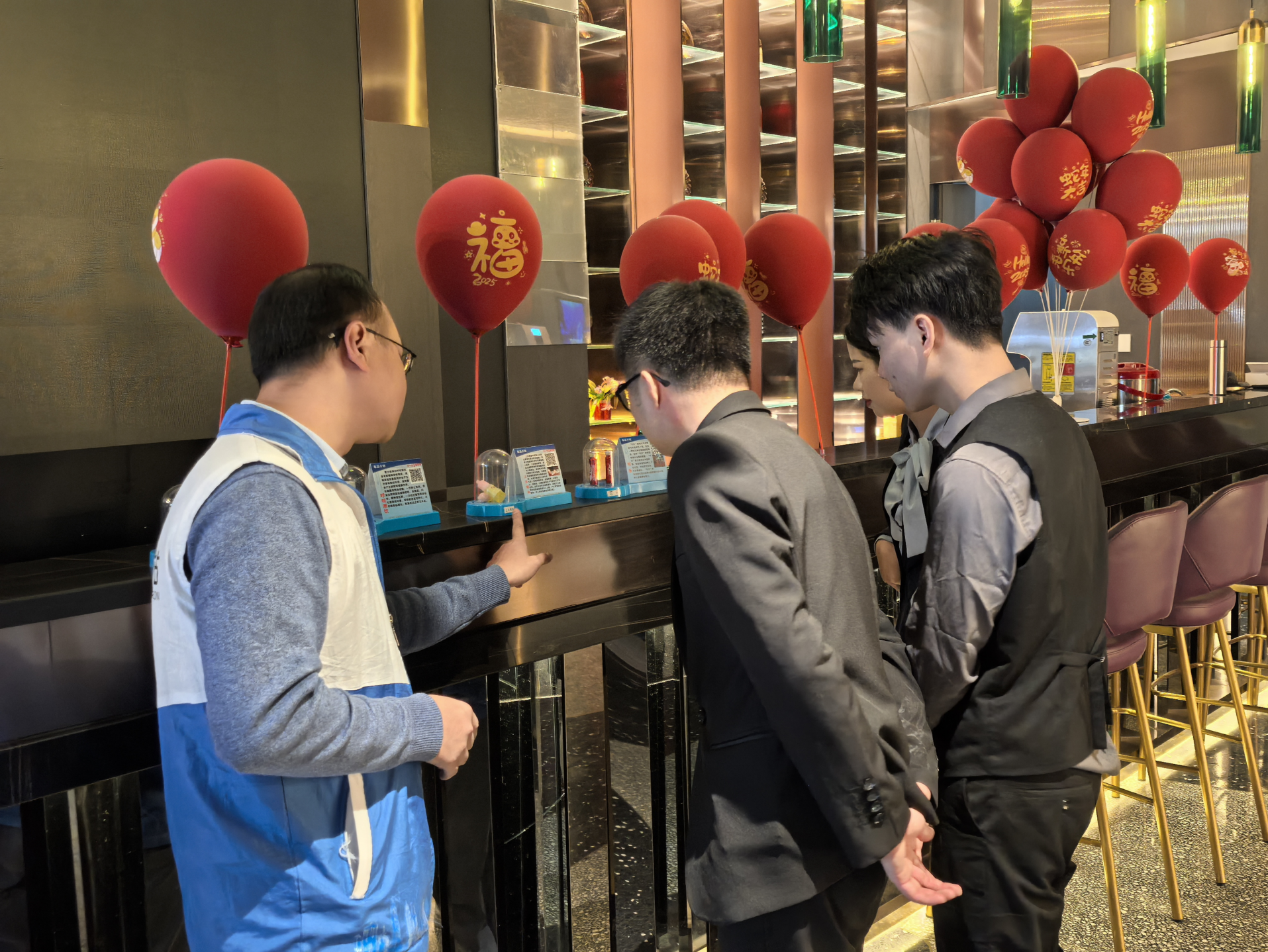 南山区桃源街道开展走访排查与禁毒宣传活动
