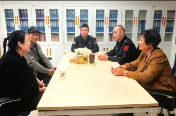 皇岗边检站两00后新警，用坚守诠释别样“年味”