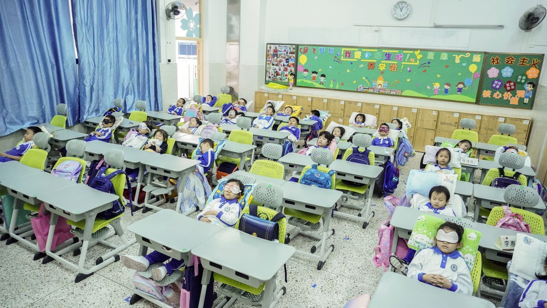 市人大代表推动深圳市改善中小学午休设施，近30万中小学生午休实现“舒心躺”