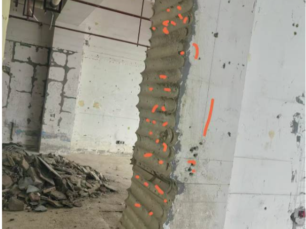 住宅楼底层承重墙被砸坏！长沙一地回应：部分业主搬到酒店暂住｜有料