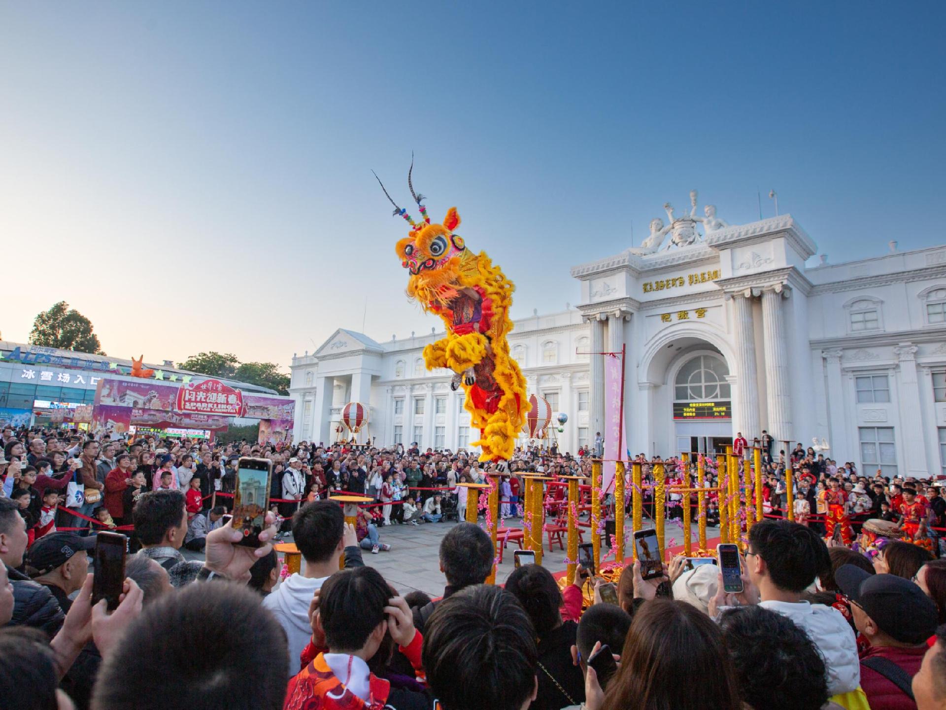 深圳春节黄金周接待游客894.7万人次，揽金98.85亿元