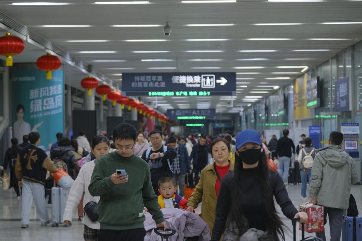 迎返程大客流，深圳铁路昨夜今晨增开百列夜间列车