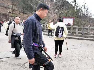炫酷黑科技！“机械装甲”亮相深圳野生动物园，助游客轻松游园