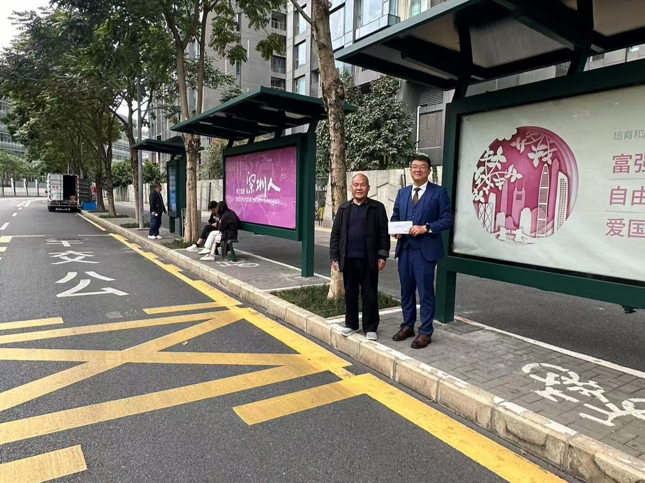 公交线路取消学生上学难，人大代表积极协调解民忧