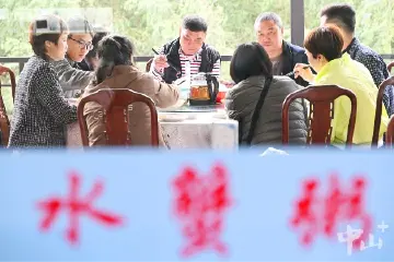 一锅崖口水蟹粥，升腾大湾区烟火气