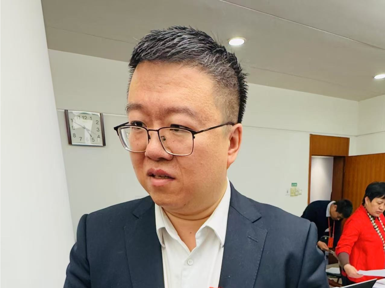 市人大代表靳海洋：提升深圳东站枢纽能级，激活东部发展新引擎 | 聚焦2025深圳两会