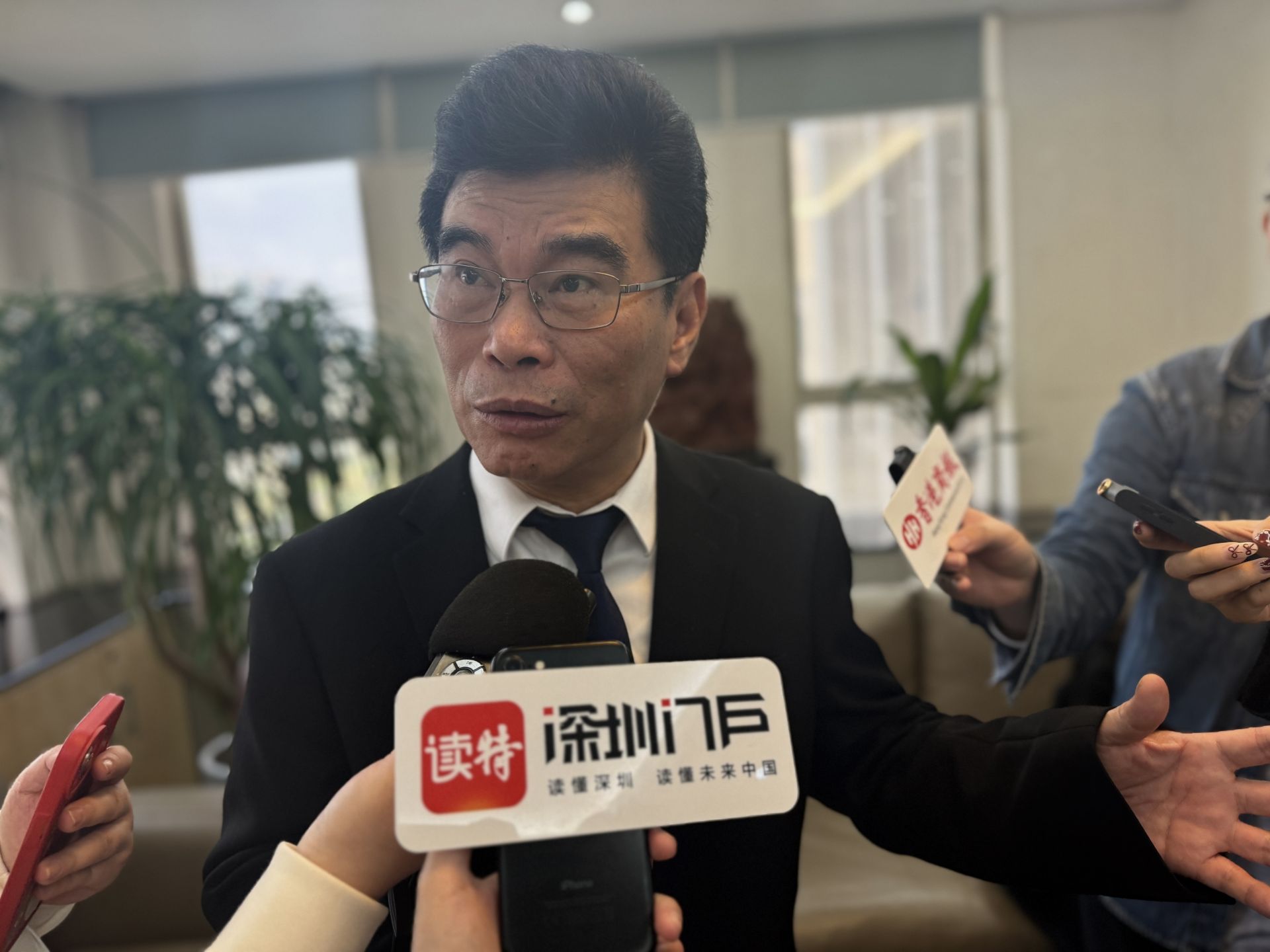 住深全国政协委员王理宗：希望推进离岸数据中心开放试点丨两会“深”音