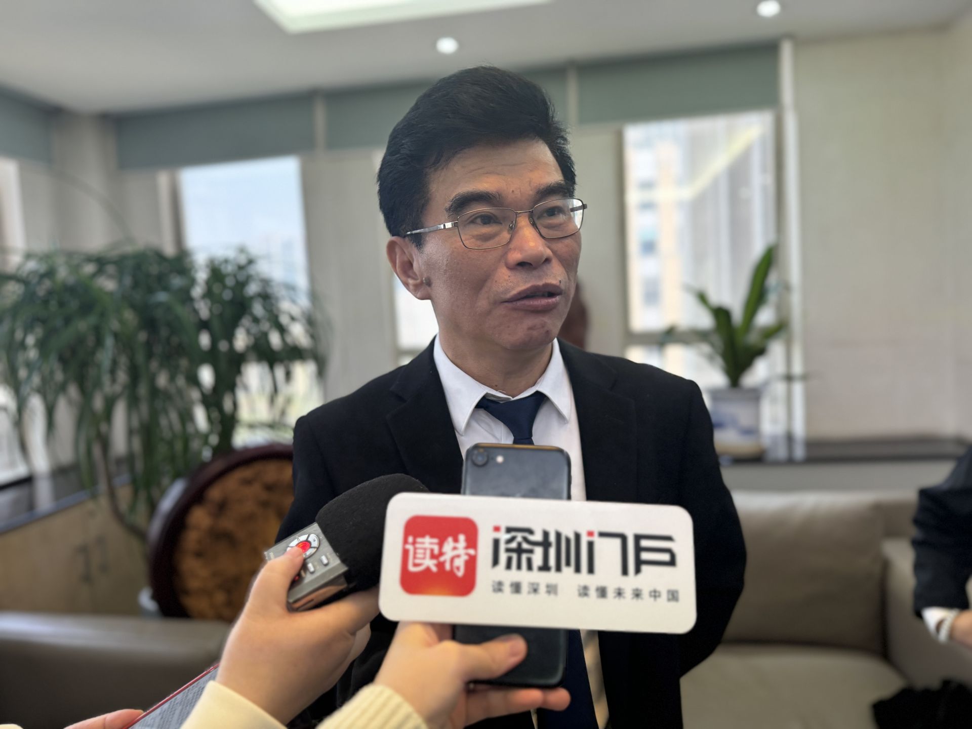 住深全国政协委员王理宗：构建“湾区研发，东盟生产，全球销售”共赢模式丨两会“深”音