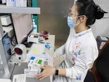 深圳智能药品追溯方案为药品管理提质增效，龙岗中心医院29家社康中心（站）已启用
