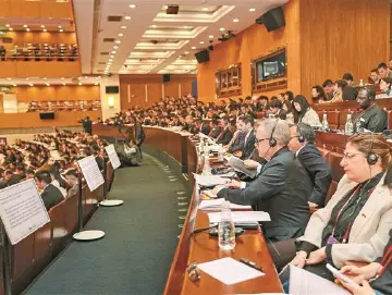 深圳两会现场率先启用AI翻译 服务旁听的外国驻穗领事官员，可达98.6%准确率、0.5秒级响应