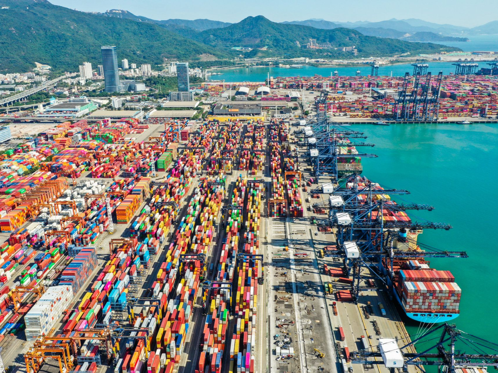 深圳港外贸集装箱吞吐量创新高 一月同比增长15.5%