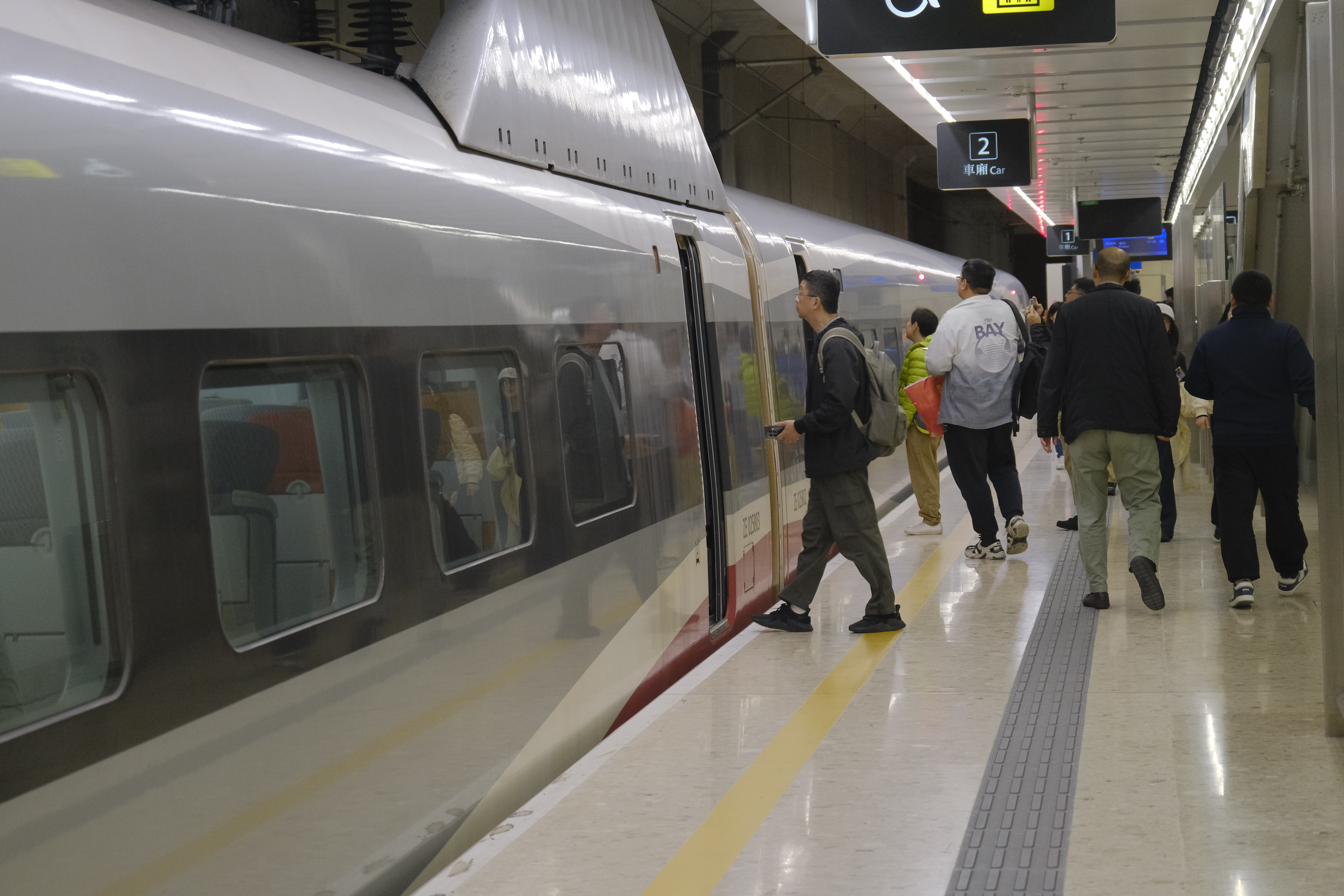 广深港高铁春运跨境客流近400万人次，粤港澳大湾区同城效应加速显现