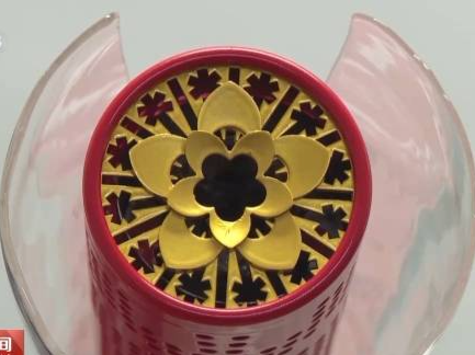 亚冬会火炬“澎湃”的外壳为何是透明的？设计师揭秘细节→