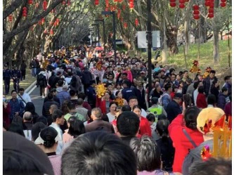 蛇年春节东莞自然公园爆了！116.69万人次打卡，黄旗山、大岭山人山人海！