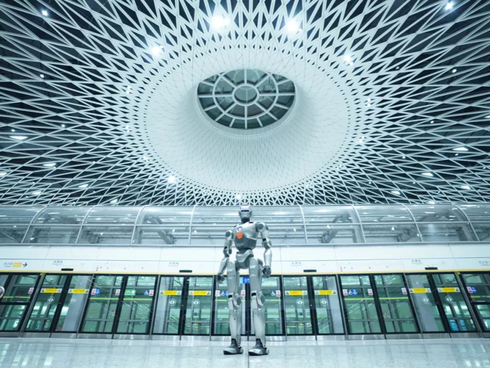 全球人形机器人技术激烈竞争中，“前空翻”为什么特别值得关注？