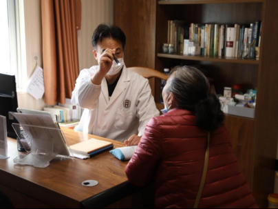 深圳市红十字会开展“博爱送万家·关爱送健康”活动