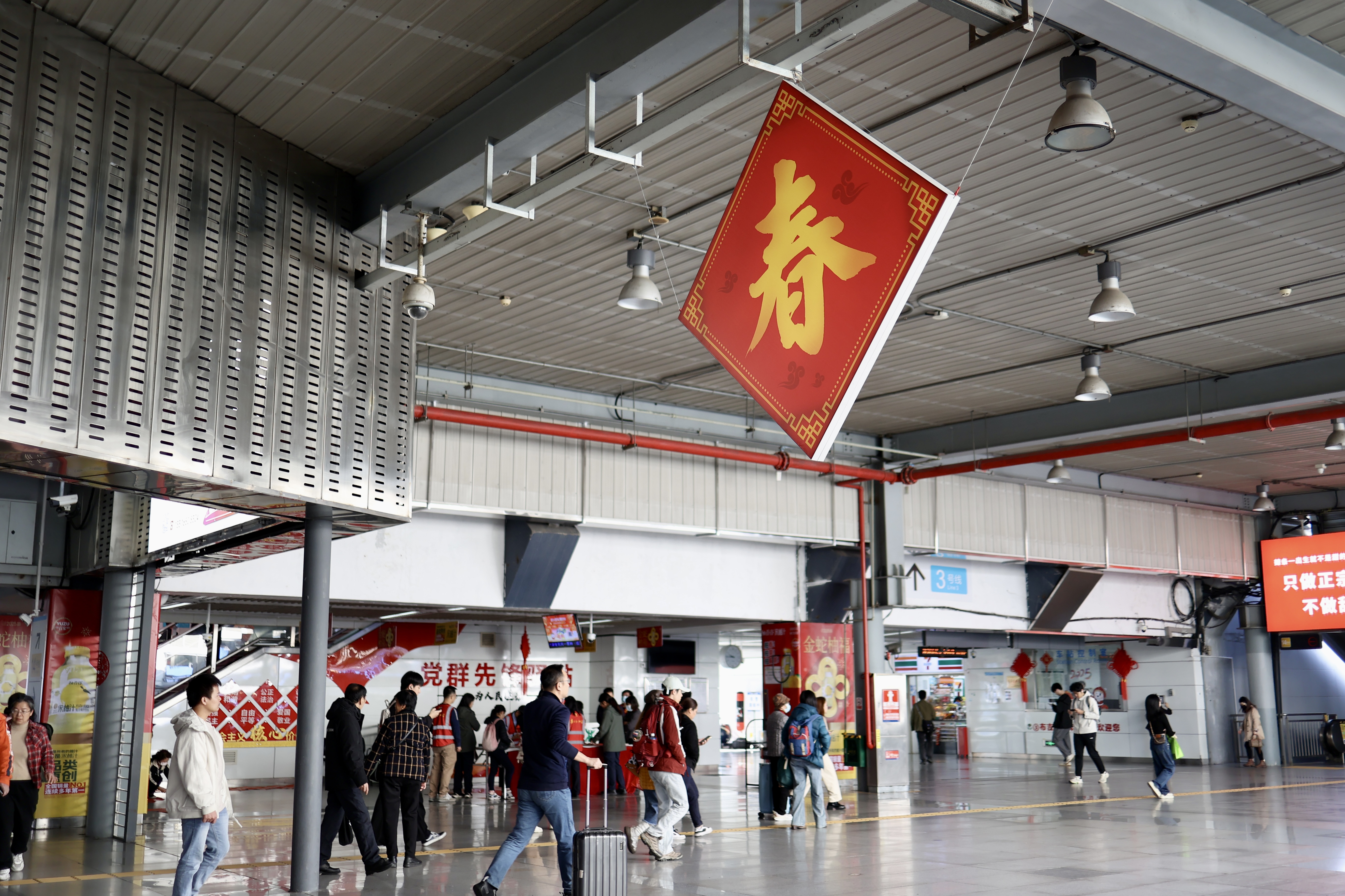 2025年春节假期深圳地铁运营数据出炉：护送乘客2933.3万人次