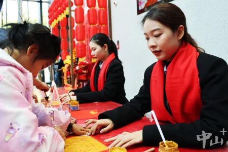 春节不打烊的"时光守护者"：他们在中山市博物馆延续文化年味| 春节我在岗