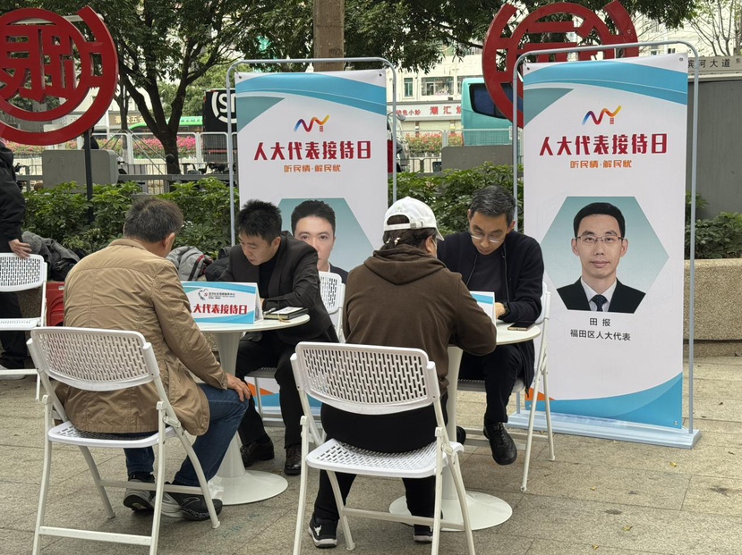 南园街道滨河社区元宵市集点亮邻里温情