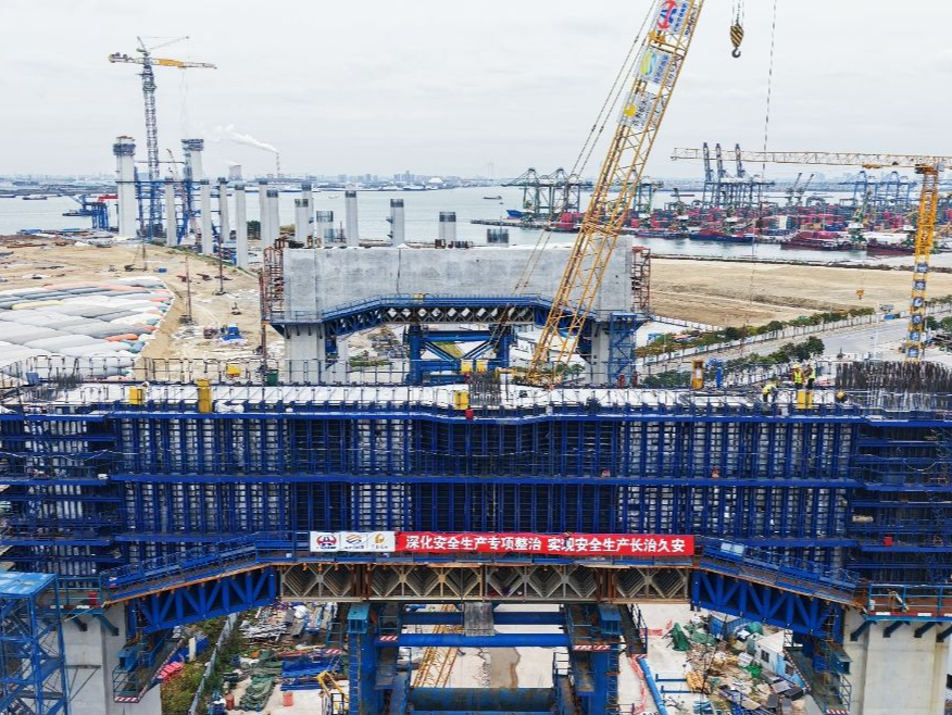 狮子洋大桥主塔已建至86米，广东交通集团全面复工冲刺“开门红”