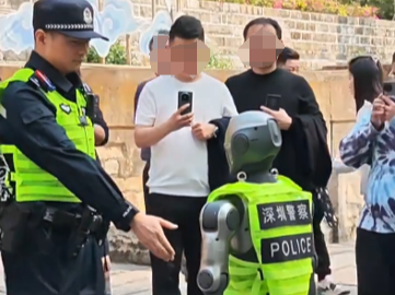 起猛了！深圳警察蜀黍上线超“硬核”上班搭子，网友：回头率+安全感up↑